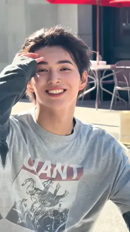 KEONHO SEDANG MENABURKAN PELETNYA 😩🤸🏻‍♀️ #KEONHO #CORTIS #HYBE #BIGHIT #FYP #FORYOU @CORTIS 