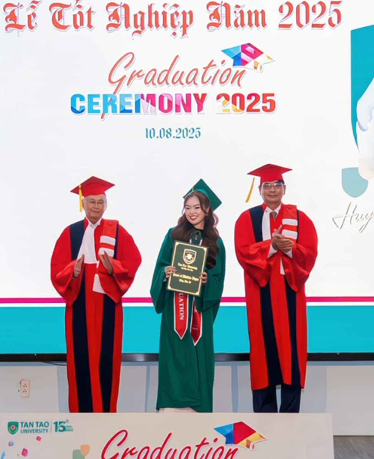 |10.08.2025| 🎓 Chúc mừng Tân Bác Sĩ Huyền Tôn Nữ Thuỷ Tiên 👩‍⚕️🎉 Mỗi chặng đường đều khắc ghi kỉ niệm, mỗi bước tiến là một ước mơ tươi sáng 👩‍🎓#doctor #sinhvienykhoa #trend #totnghiep #totnghiepdaihoc #totnghiepbacsi #yduoccogivui #graduation2025 #graduationday #sinhvienyduoc 