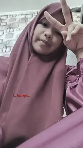 Aku sangat beruntung karena memiliki teman sepertimu dalam hidupku, walaupun masa persahabatan kita mungkin akan berakhir, aku akan tetap mengenangmu sebagai orang baik yang pernah menemaniku. Terima kasih sudah mau mendengarkan keluh kesahku dan terima kasih karena selalu membuatku tertawa.🤍🙇🏻‍♀️ kalian berdua adalah sosok perempuan yang hebat dalam mengalami sebuah kesulitan,be happy jika kita bisa terus bersama🤍 @.,. @userr01  #iqizzz_1  #masukberandafyp  #xybca  #trends 