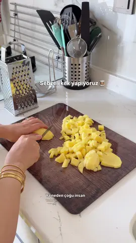 çok az yargı dağıtırım ama dolarsam işler değişir 😂 . . #kek #kektarifleri #mutfak #yemek #tatlı #ev #dekorasyon #out #Outdoors #hijab #HijabFashion #kombin #çeyi̇z #çeyizhazırlığı #düğün #kahvaltı #kahvaltılık #reklam 