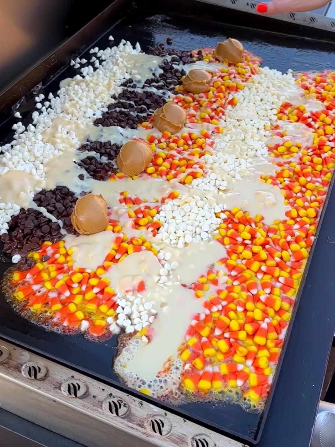 Easy Fall treat! #food #recipe #Halloween #candy #fyp