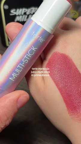 The perfect cream blush that can also be used as a lipstick 🤭 comes with a free brush! #tarte #maracujajuicylip #blushstick #tartecosmetics #primadonna 