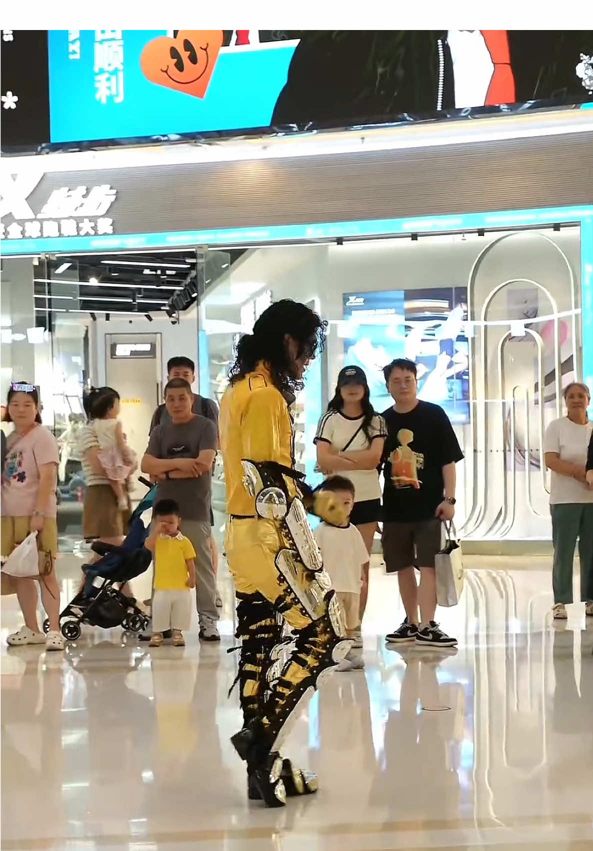 Beat Control#caijun #michaeljacksoncaijun#michael #mj #dance #moonwalk #theydontcareaboutus 