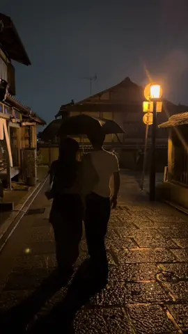 Rainy night vibes in Kyoto✨@Rini 