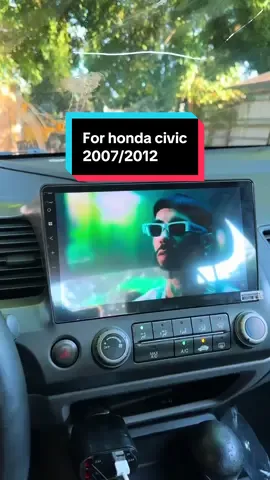 Ver videos y películas en el radio de tu carro  claro que si se puede con  este radio#tiktokshop #carplay #eonon#hondacivic #creatorsearchinsights#fypppp