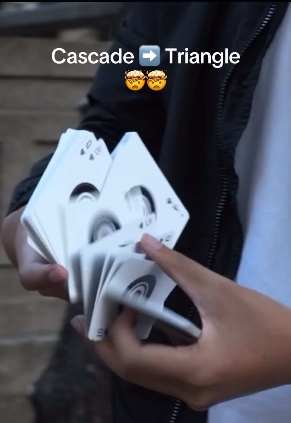 So clever (by @lotusinhand) #cardistry #cards #fyp #fy #magic 