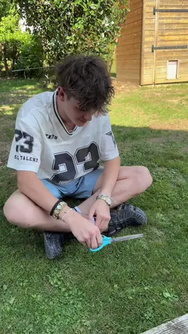 Réponse à @Sabrina Matthias ça va l’occuper @sSNAYZZ✞ et si 20 000 like, ils passent aux cheveux de Loris après la pelouse 🤣