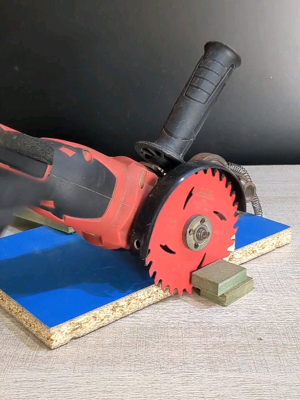 Pro Trick For Angle Grinde👌 #tipsandtricks #tooltips #olebrandselect #fyp #woodworking 