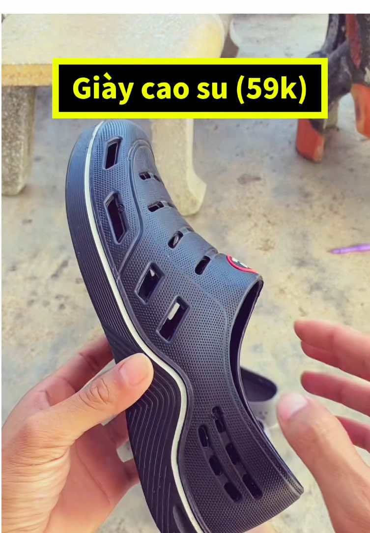 Giày cao su nam#giaycaosunam #giaydep #giaythoangkhi #giaydilam #giaynam 