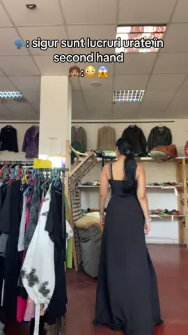Da sau nu pentru rochia astaaaaa??? #fyp #ralucastancu #romania #secondhandfashion 