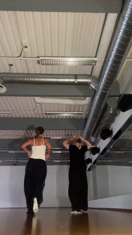 dc: @Zoe Baptiste #fyp #dancetok #dance #bellydancer #dh #fördig #foryou #viral #dans #xybca #dontbeshygirlgobadanza #dontletthisflop #choreography 