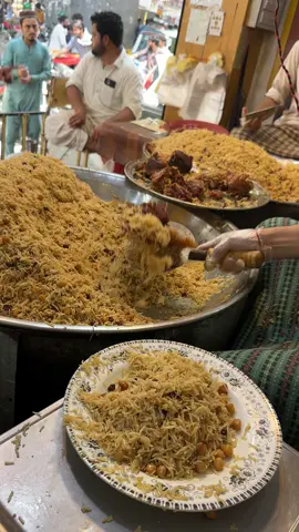 Famous tasty golden pulao with juicy tender meat #pulao #tasty #delicious #food #Foodie #fyp 