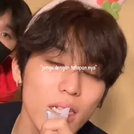 nggak kebayang kalo nanti yang jadi pacarnya jongu apa nggak sesek nafas di tatap kayak gitu😩#treasure #teume#parkjeongwoo 