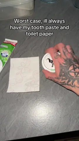 Im just a wizzard of lifehacks, toothpaste and toilet paper