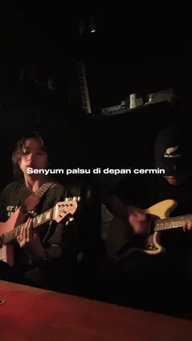 Senyum palsu lagi 🎵 Kalah Lagi