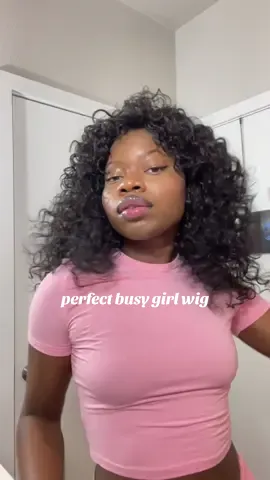Love it sm AND it's on sales rn🤭💞 Get that fresh back to school hair orrrrr working baddie hair @Frodio Hair  #frodio #frodiohair  #curlybangs #wiginstall #gluelesswig           