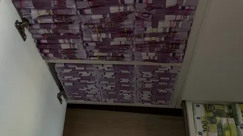 #money #cash 