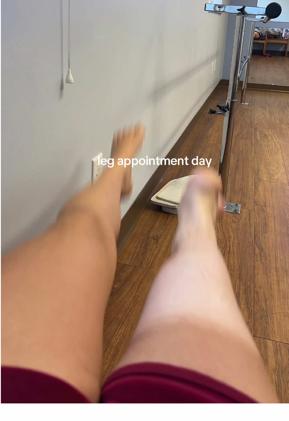 that tan line thooo #fyp #leg #prosthetic #limbdifference #rotationplasty #tan #osteosarcoma #baddie 