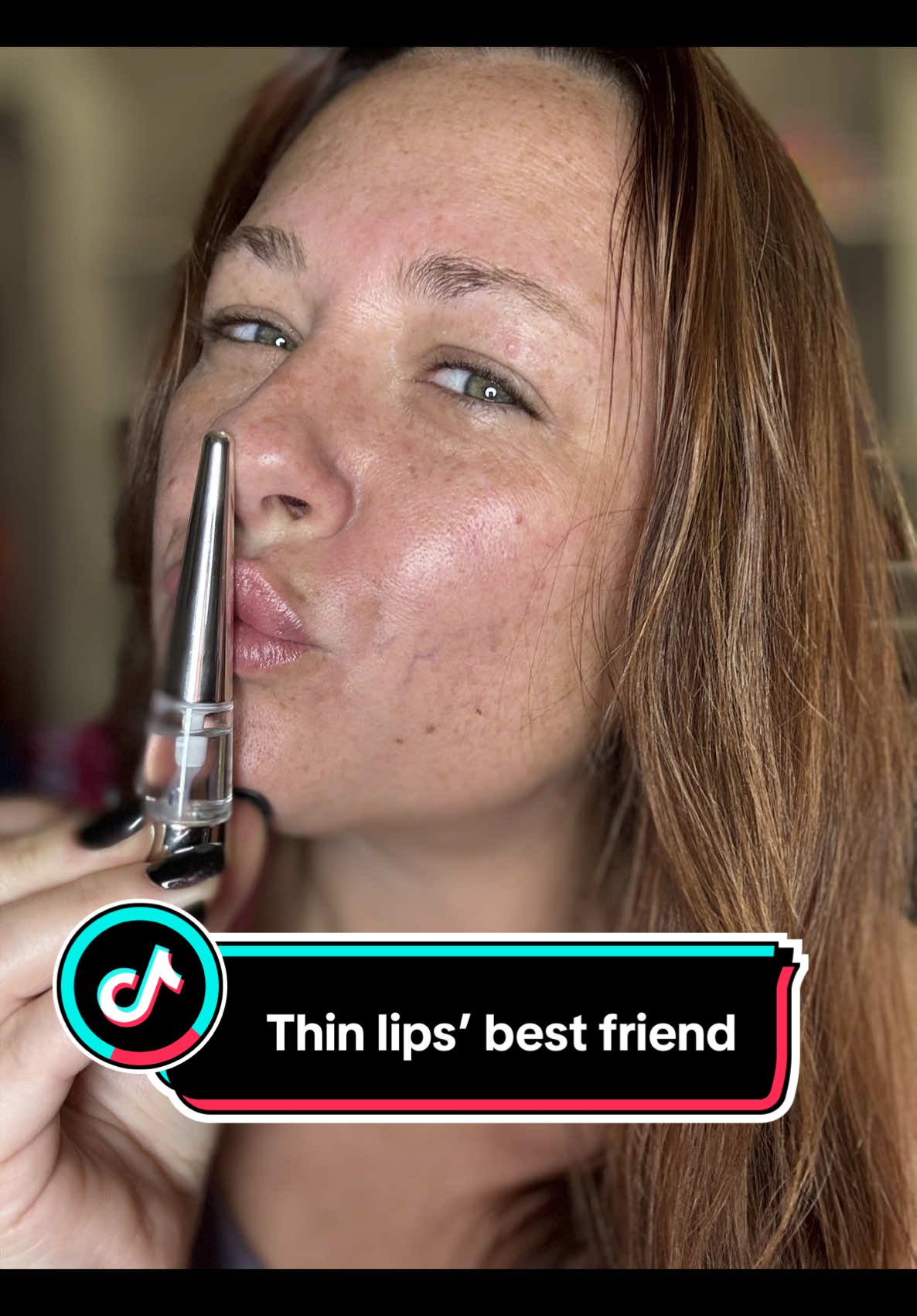 💋 Plump it. Gloss it. LOVE it. ✨ This beginner-friendly Reedle Shot Lip Plumper isn’t just shine—it’s hydration, volume, & lip care in one. Packed with Anemarrhena root extract, CICAHYLON, jojoba oil, vitamin E & hyaluronic acid for juicy, healthy lips that stay smooth, never chapped. The clear gloss finish? Chef’s kiss. 👄💦 #LipPlumper #GlossyLips #thinlips #HydratedLips #LipCare #MakeupMustHave #beautyhacks #BeautyTok #TikTokMadeMeBuyIt