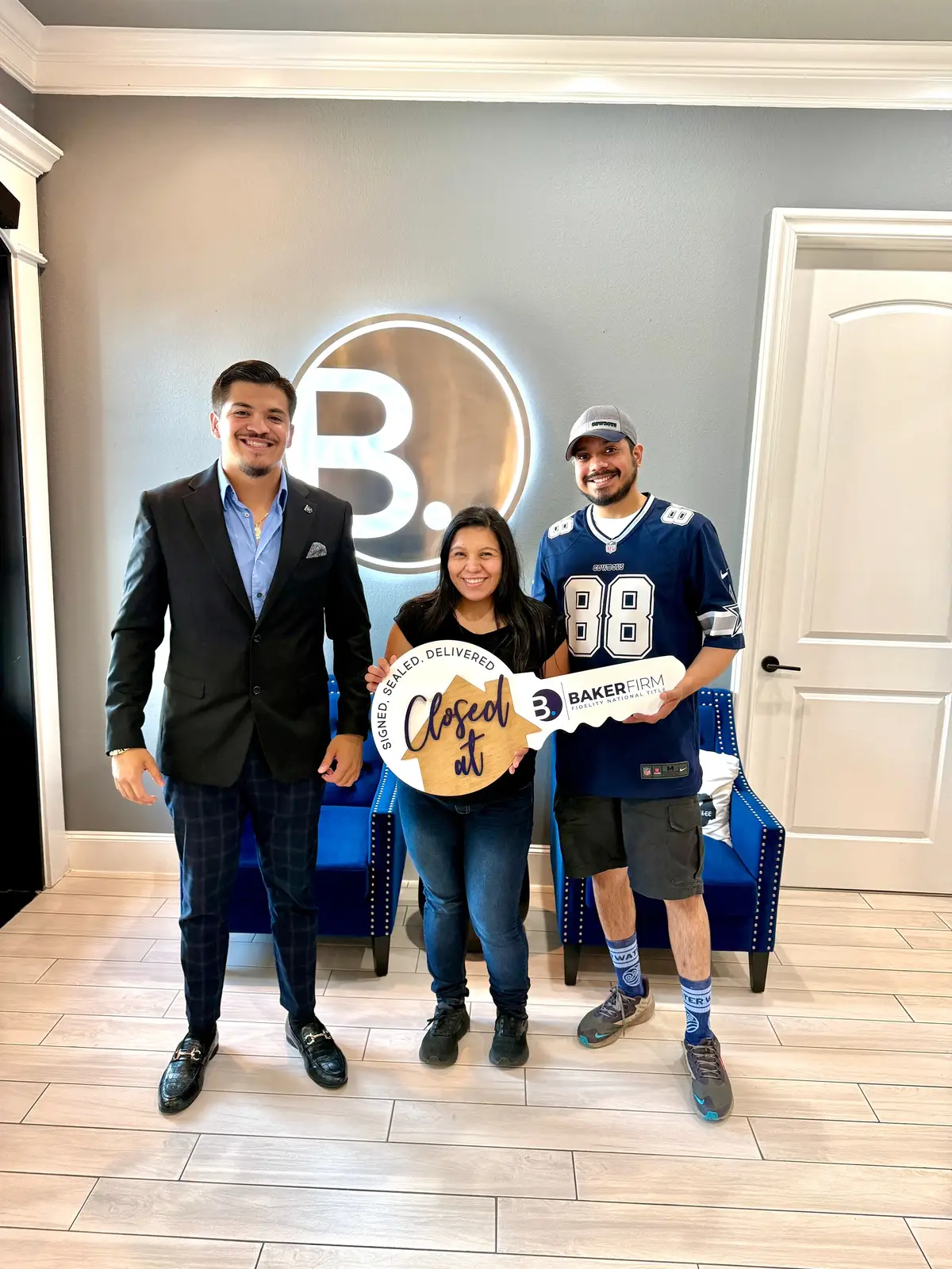 Huge shoutout to some of the best clients turned friends! 🏡 They closed on their first home just in time before welcoming their baby and before she kicks off the school year as a teacher 🍎👶. Wishing you both endless blessings in this new chapter! John Sanchez, REALTOR®️ Only 1 Realty Group  📧 johndfwrealtor@gmail.com 📲214.694.5509   #realtor #realestate #newconstruction #dallas #texas #dallasrealtor® #dallas           