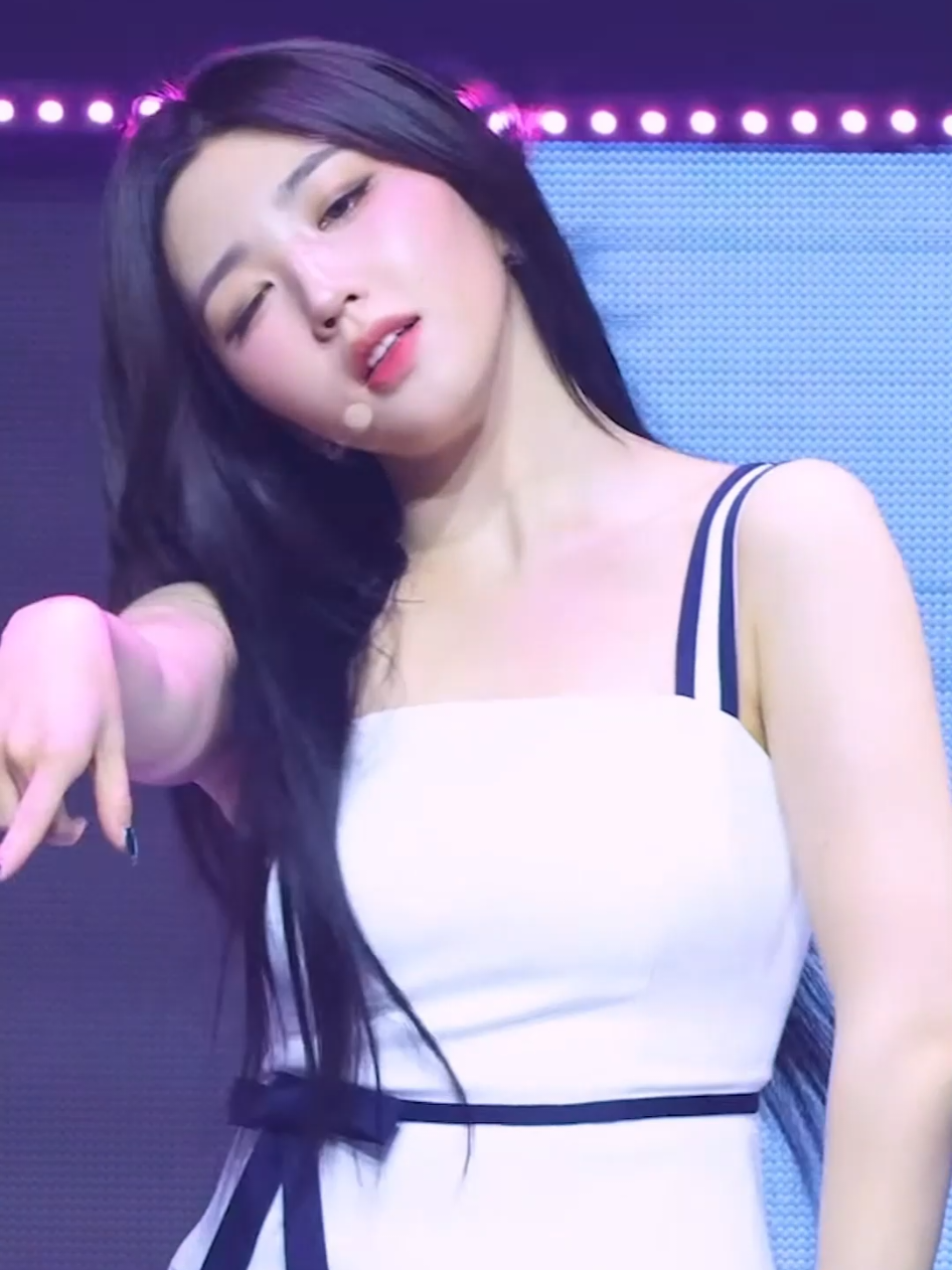 I tried to compile 12 fancams into 1 fancam.. it took a lot of time 🫠🫠 #TripleS #트리플에스 #トリプルS #Fromis_9 #Supersonic 