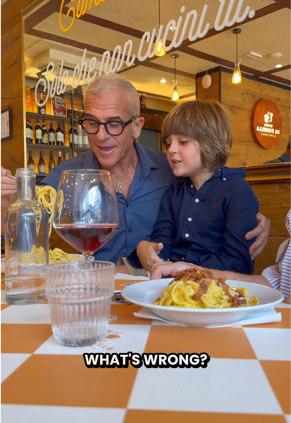Il nostro piccolo Mario ci vede lungo... per voi, chi la fa meglio??? 😋 #perte #MaxMariola #DaFiorella #Osteria #milano 