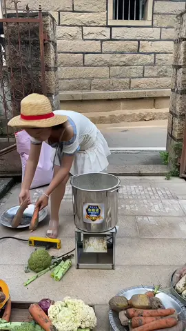 Máy xay rau củ thức ăn chăn nuôi đa năng #mayxaythucanchannuoi #mayxayraucuchannuoi #giadungtienich 