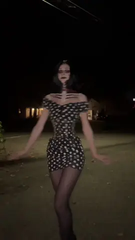 the other mother will have her comeback this fall…. jsut wait @tiff as coraline #model #fashion #othermother #halloween #coraline #fyp #foryoupage #foryou #Runway #catwalk 