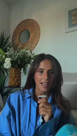 Ce poème raconte l’histoire vraie d’une mère palestienne et de ses trois enfants.  Ils ont perdu leur maison et vivent aujourd’hui dans un camps de réfugiés. Une cagnotte est ouverte par @operationolivebranch pour les aider à reconstruire un peu de vie, à retrouver un toit et peut être, à faire revenir les rires. Si le cœur vous en dit, vous pouvez y participer ou simplement partager.  Chaque geste compte 🤍  Je vous laisse le lien ou vous pouvez le retrouver sur instant ——— https://gofund.me/9df1cd53