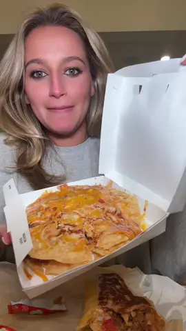 First time trying the Mexican pizza!!! @tacobell u owe me nacho fries 
