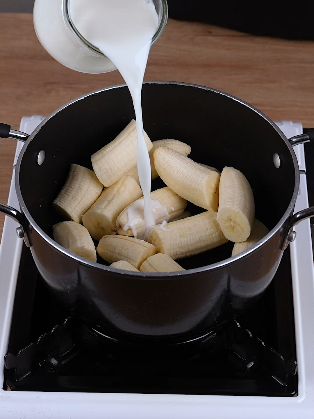 Whenever I make bananas like this, everyone asks me for the recipe #cooking #Recipe #EasyRecipe #quickrecipes #cook #icecream #candy #chocolate #dessert #viral #viraltiktok