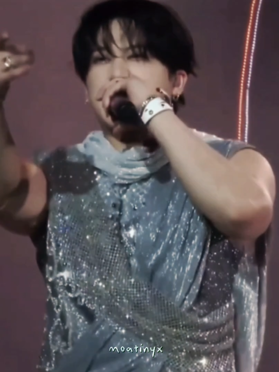 HAPPY BIRTHDAY 😋😋 #changbin #seochangbin #straykids #skz #fy #moatinyx #trending || @𝙎𝙪𝙢𝙢𝙚𝙧⍟ @_hwasseong @cyst6ria @Nadin_e_⭐️ 