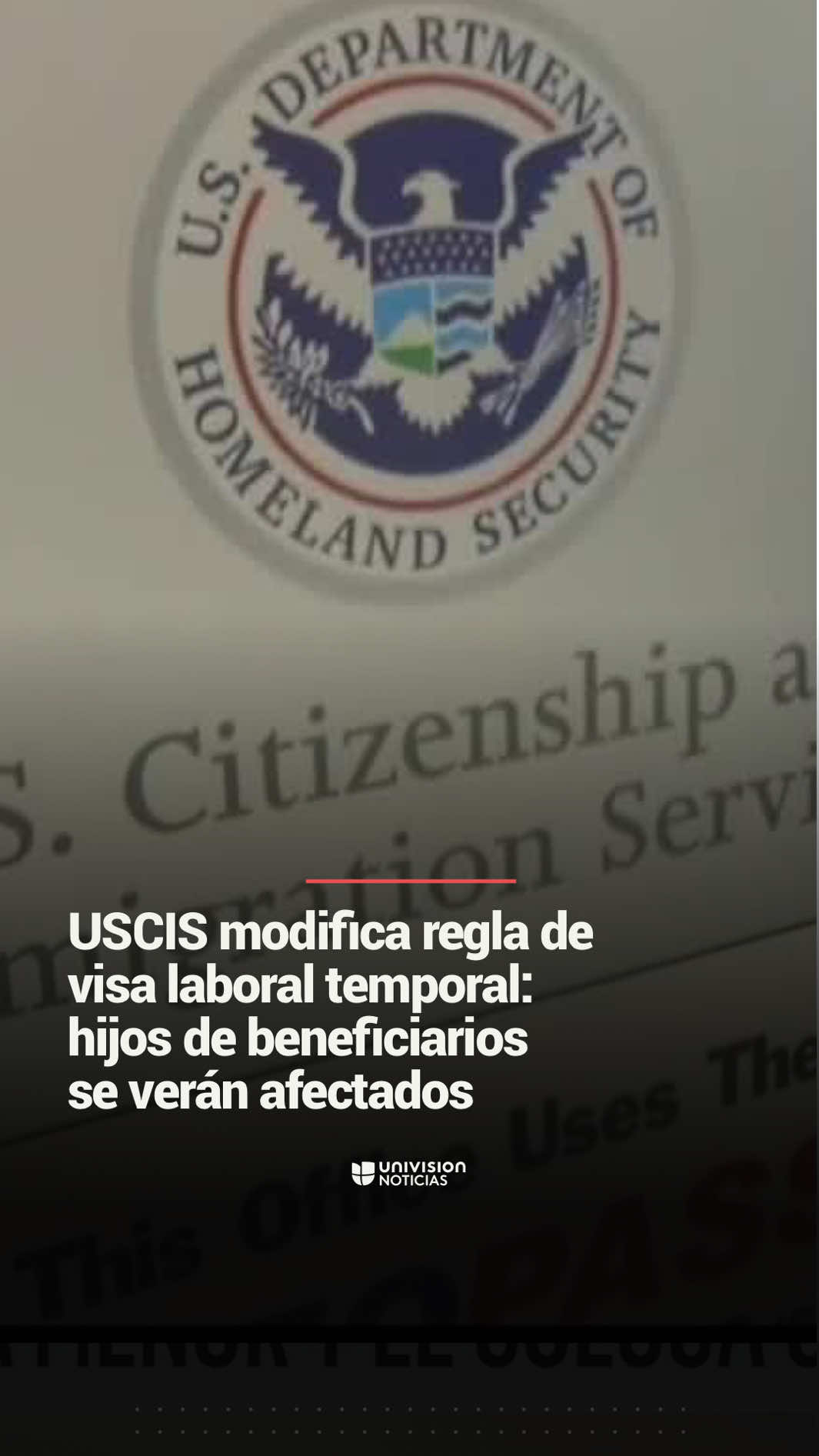➡️ USCIS modifica esta regla de visa laboral temporal: ahora los hijos de beneficiarios se verán afectados. El Servicio de Ciudadanía e Inmigración de Estados Unidos (USCIS) modificó la política relacionada con las visas laborales temporales H-1B, que permitía a hijos de beneficiarios mantener su elegibilidad para la residencia permanente en EEUU. Bajo la nueva regla, cientos de niños ya no podrán acceder directamente a la ‘green card’ de sus padres una vez cumplan 21 años. Informa Wendy Castillo. 📺 Más del Noticiero Univision a las 6:30pm/5:30C y Edición Nocturna a las 11:30pm/10:30C. #Inmigración #inmigrantes #indocumentados #visalaboral #visa  