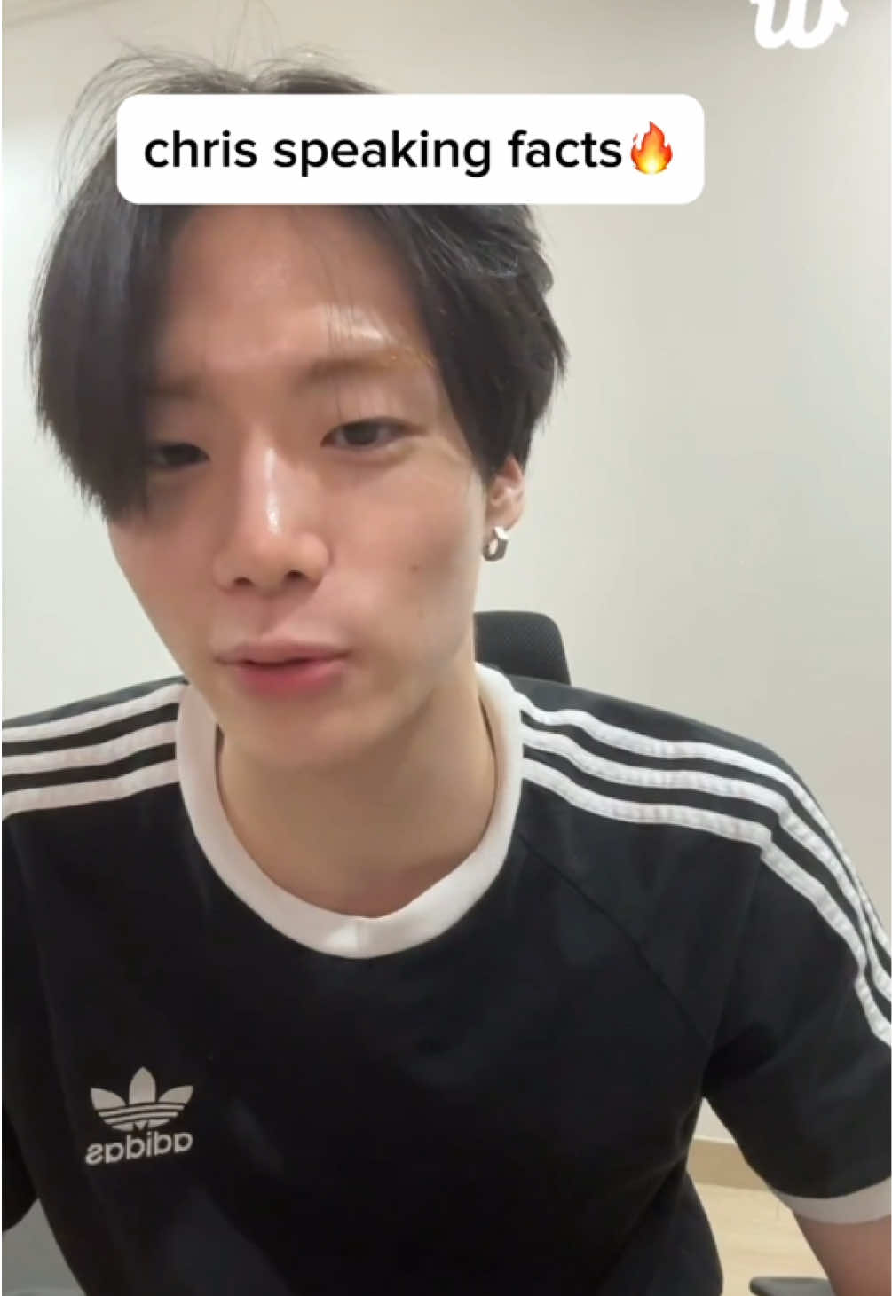 some of yall need to hear this❗️ yall are not getting the point, the point is people spamming different groups in his weverse live even tho he is in a group himself  watch the full video before commenting  #chrishan #kpop #blitzers #fyp #facts 