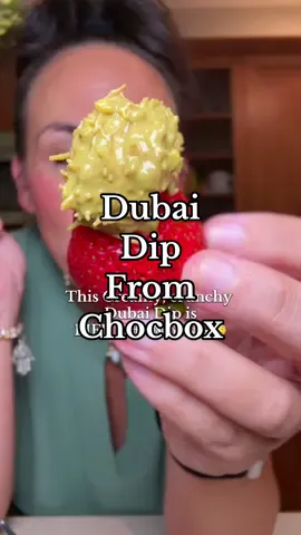 This Dubai dip is worth all the hype! No other can compare! 😍 #dubaidip #pistachiocream #pistachiokataifi #pistachiochocolate #dubaichocolate #sweettreat #treatyourself @CHOCBOX ✨ 