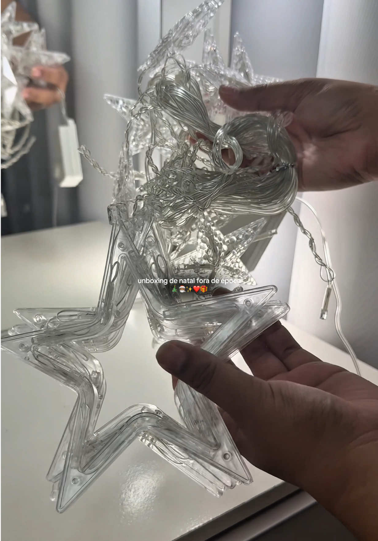 mais um unboxing de natal fora de época!! cascata de estrelas led lindaaaaaaa que eu tô apaixonada ❤️💫✨ #natal #natal2025 #natalforadeepoca #achadinhos #achadinhosdenatal #tiktokshop 