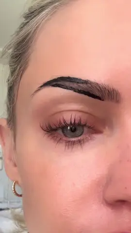 Easy peel off gel brow stain has become part of my daily makeup routine ✨  #makeup #beauty #brows #brow #browtutorial #browgel #browstain 