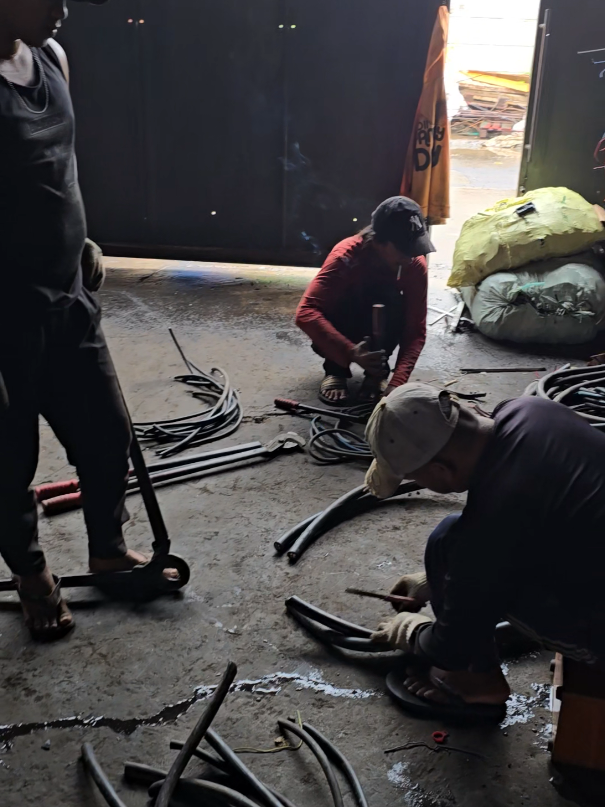 #Kabel #tembaga #logam #Bongkaran #Besitua #fyp #fypage 