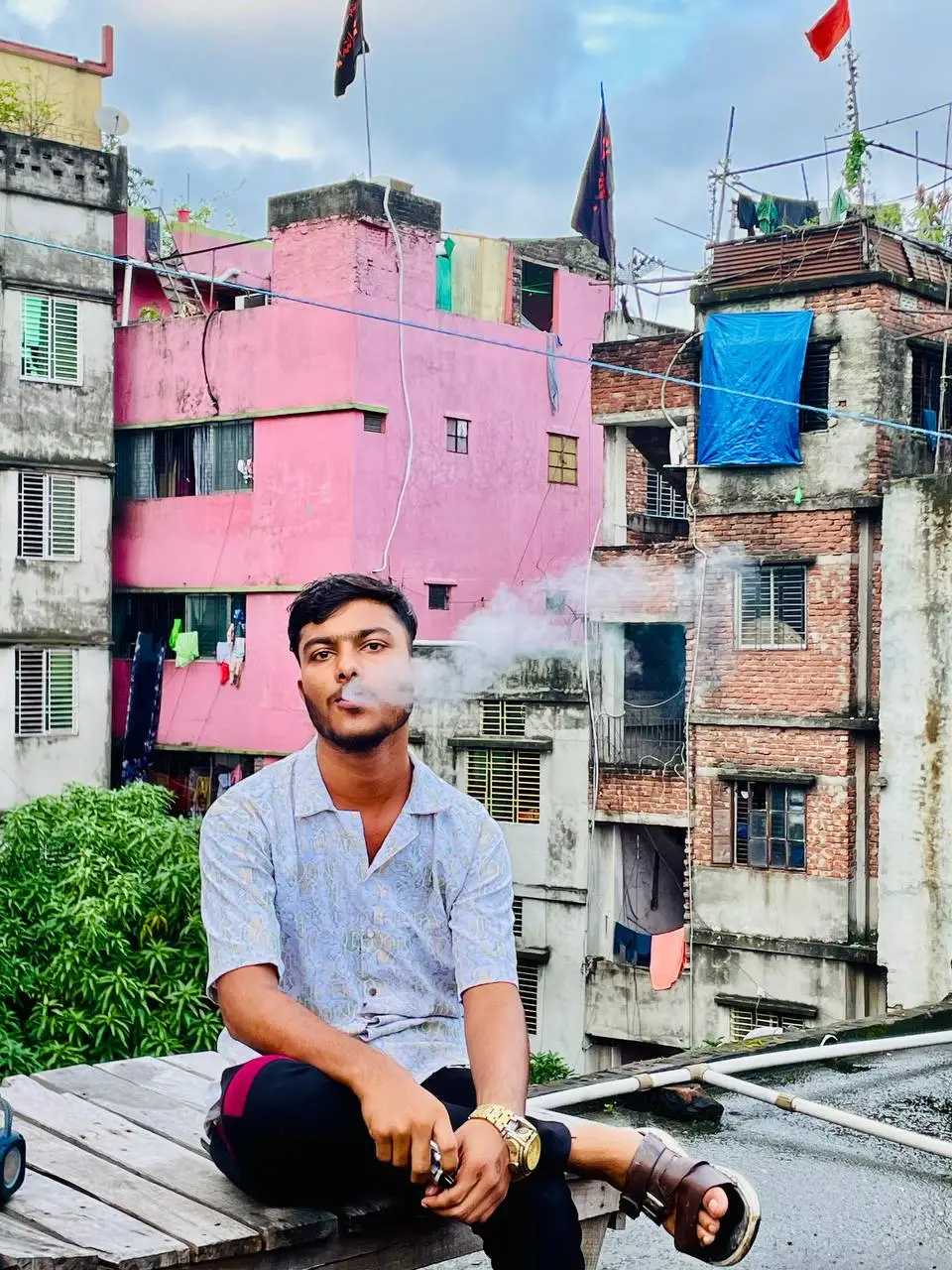 তোমি আমার সাথে যা করছো একটা ভালো মানুষ তা কখনো করবে না ভালো মানুষ তো দূরের কথা একটা রাস্তার পাগল ও এমন করবে না তোমি আমার সাথে যা করছো আমি দোয়া করি আল্লাহ যেনো তোমার সাথে এমন না করে কারণ তাহলে তোমি প্রতি রাতে কান্না করতে করতে শেষ হয়ে যাবে ওহে মায়াবতী আমার হাতে একটা সিগারেট দেখে মনে কইরো না আমি নেশা করি আমাকে নষ্ট করছে কোনো এক মায়াবতী নারী.., 😭😢 আমার জীবন নষ্ট করার এক মাএ কারণ হলেন আপনি আমি আপনাকে মাপ করলেও আমার চখের পানি আপনাকে মাপ করবে না...!, 😭😭😭😭@Saifa islam 