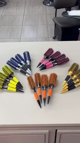 kit escovas se salão profissional cerdas de javali#kit#escovas#cabelo#profissional 