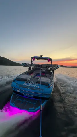 Arkansas. #supra #wakeboat #wakesurfing #lake #hyperlite 