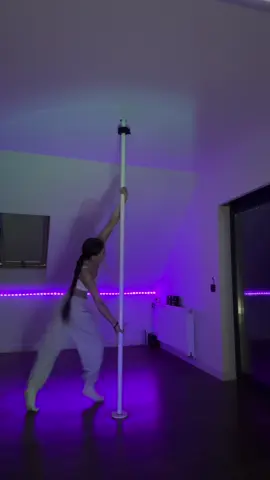 #poledance #foryou #fyp #poledancelove 