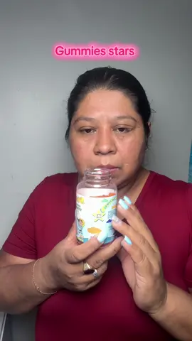 Stars kids gummies that come with almost each vitamin get yours now in the link 👇! 🔗 #stars#kids#gummies#vitmain#tiktokshop #eilzabethsailna #tiktokbacktoschool 