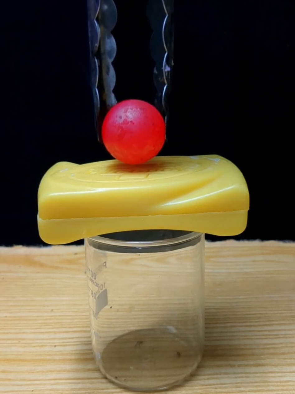 Hot ball vs Yellow Soap 🧼🔥#science #experiment #hotball 
