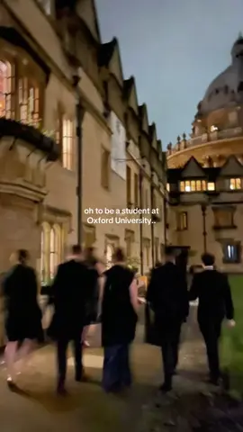 Dream Oxford university 🍂 #oxford #university #studytok #studying #motivation #foryoupage #biggestdream 