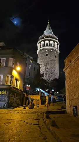 22:17 Hayatta neyi değiştirmek isterdin? 📍Galata kulesi beyoğlu istanbul 