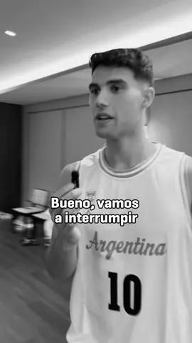 🎤 #CorbaEntrevista 𝗣𝗮𝗿𝘁𝗲 𝟰 No se salvó nadie: pregunta complicada para Santi Trouet, pocas palabras con Dylan Bordón, arreglos con Juan Fernández y mala fama para Juampi Vaulet 😅 Gonzalo Corbalán imparable en el 𝘊𝘰𝘯𝘵𝘦𝘯𝘵 𝘋𝘢𝘺 de la nueva camiseta de la Selección. 🇦🇷 #CABxPEAK