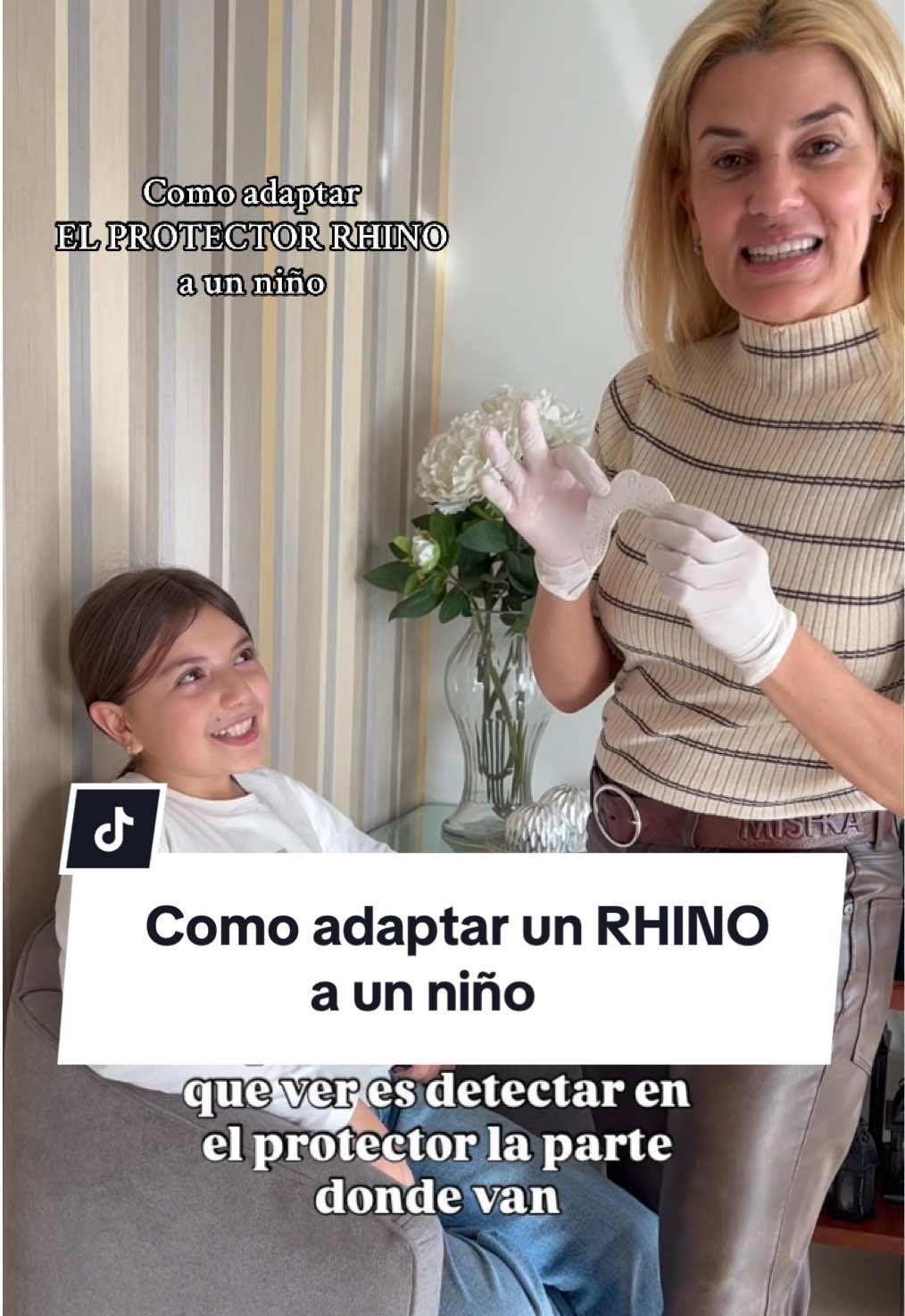 ✨Fácil y rápido! Así le vas a adaptar el Rhino a tu peque! ✨Vienen en dos tamaños  ✅ Para dientes solo de leche de los 4 a 6 años  ✅ A partir de qué erupciona el 1er molar permanente superior y los incisivos superiores eso es alrededor de los 7/8 años hasta los 99 años es el mismo tamaño! ✨Lo podes comprar en tienda nube con envío 🚚 Tenes el link en la página o  ✨ Comprar en lomas de Zamora o wilde , puntos de venta  📲 Atención personalizada al 1137862515  💰 Descuento en compra x mayor a partir de 5 unidades… consúltanos ! #odontologa #protectorbucalpersonalizado #protectorbucal #protectorbucaldeportivo #rhino 