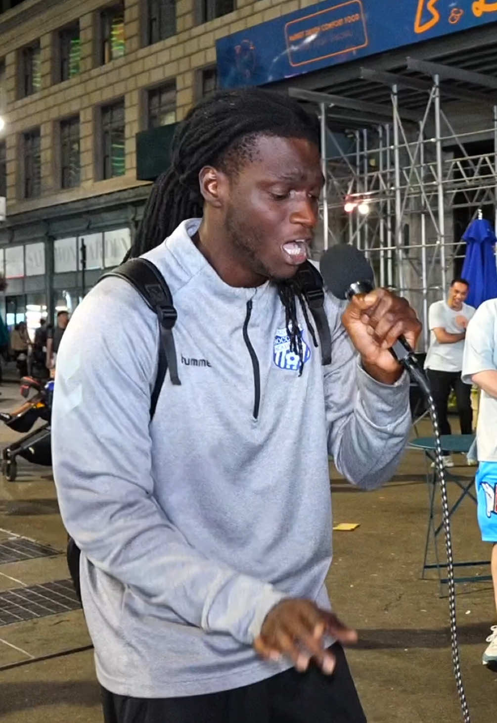 This dude @GermBeatCoin pulled up asking for Afrobeats as we were building a crowd in Harold Sq. Another stranger @trinfa_P joined in as well - they both rocked it!! 🔥💪