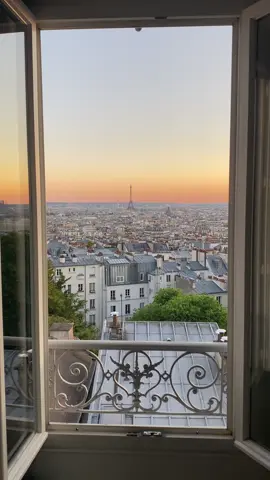 paris at sunset<3